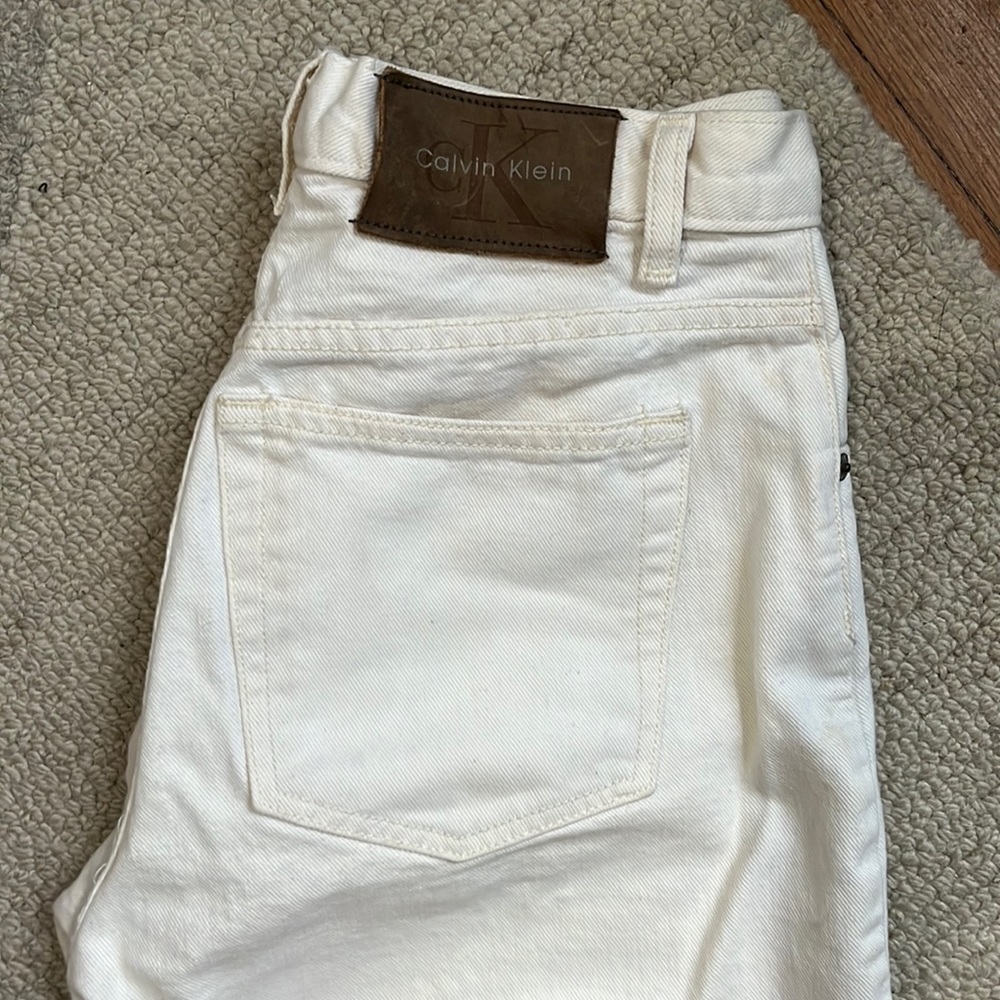 VINTAGE CALVIN KLEIN CUT OFF WHITE DENIM